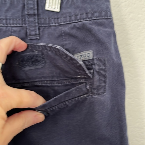 IZOD CARGO SHORTS DK NAVY BLUE ALMOST BLACK LENGTH FROM TOP IS 21in WAIST IS 36 - Picture 6 of 6